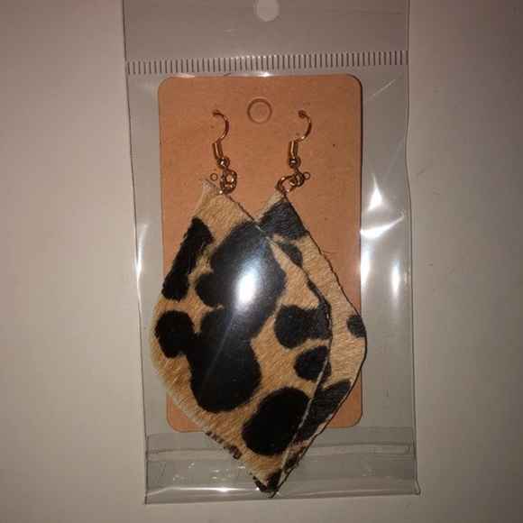 Cheetah Print Earrings - Picture 3 of 3